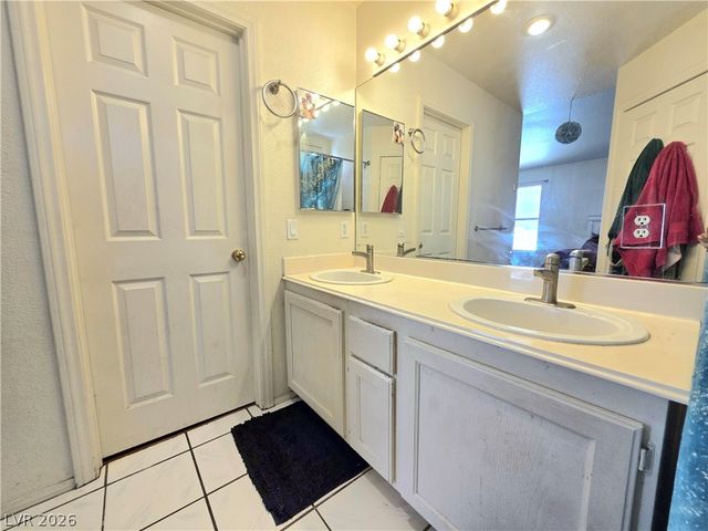 2217 Avery Drive, Las Vegas, NV 89108