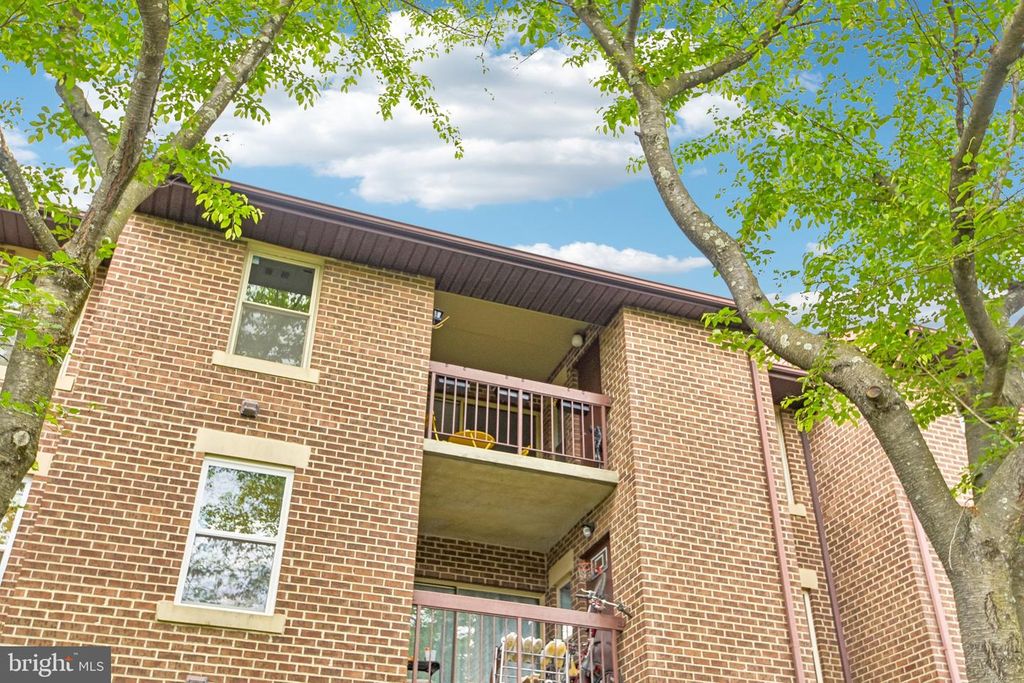 Image 24 of property listing at 18503 SWEET AUTUMN DR #303, Gaithersburg, MD 20879