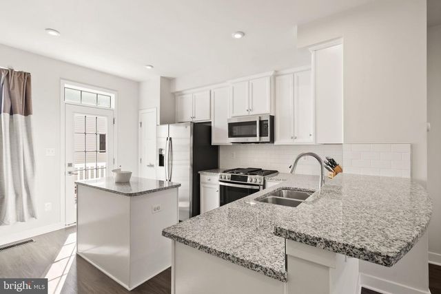 42582 ANTONIA TER, Sterling, VA 20166