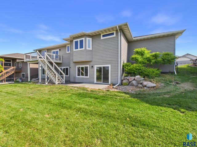1701 W River Bend St Street, Brandon, SD 57005