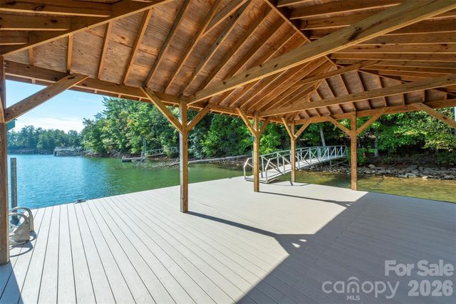 254 Peninsula Reserve Road, Nebo, NC 28761