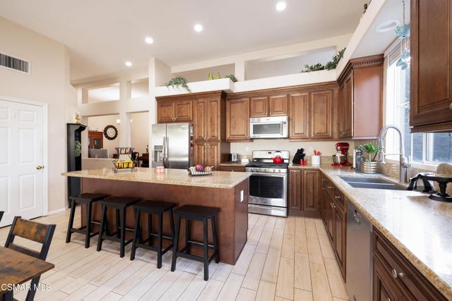 2094 Creekridge Avenue, Simi Valley, CA 93065