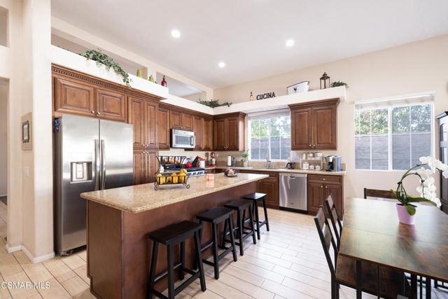 2094 Creekridge Avenue, Simi Valley, CA 93065