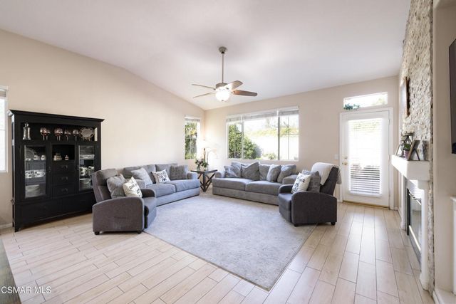 2094 Creekridge Avenue, Simi Valley, CA 93065
