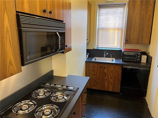 5239 Butler St, Lawrenceville, PA 15201
