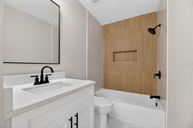 1740 LAKEVIEW VILLAGE DRIVE, Brandon, FL 33510