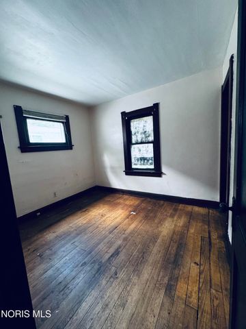 651 Dearborn Avenue, Toledo, OH 43605