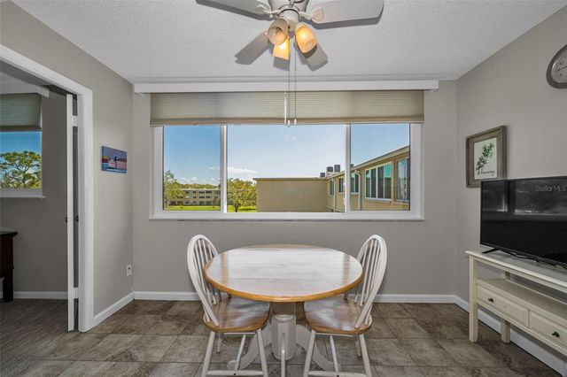 4915 BAY STREET NE 327, St Petersburg, FL 33703