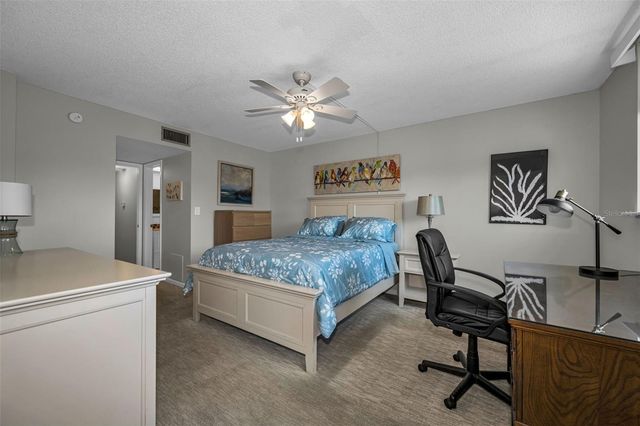 4915 BAY STREET NE 327, St Petersburg, FL 33703