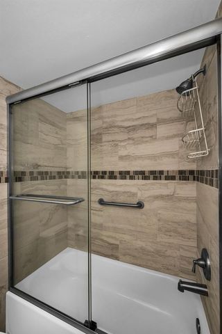 4915 BAY STREET NE 327, St Petersburg, FL 33703