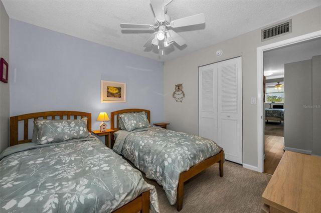 4915 BAY STREET NE 327, St Petersburg, FL 33703