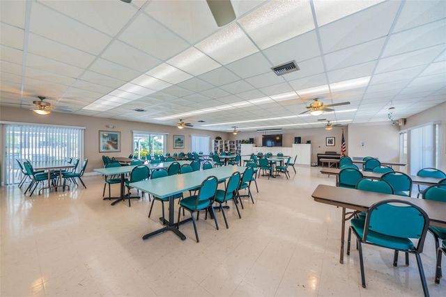 4915 BAY STREET NE 327, St Petersburg, FL 33703