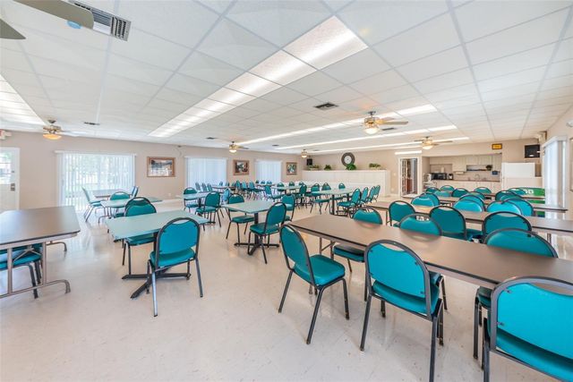 4915 BAY STREET NE 327, St Petersburg, FL 33703