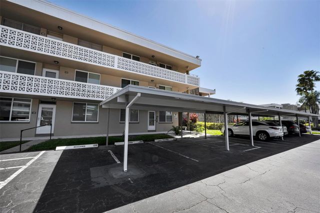 4915 BAY STREET NE 327, St Petersburg, FL 33703