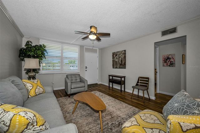 4915 BAY STREET NE 327, St Petersburg, FL 33703