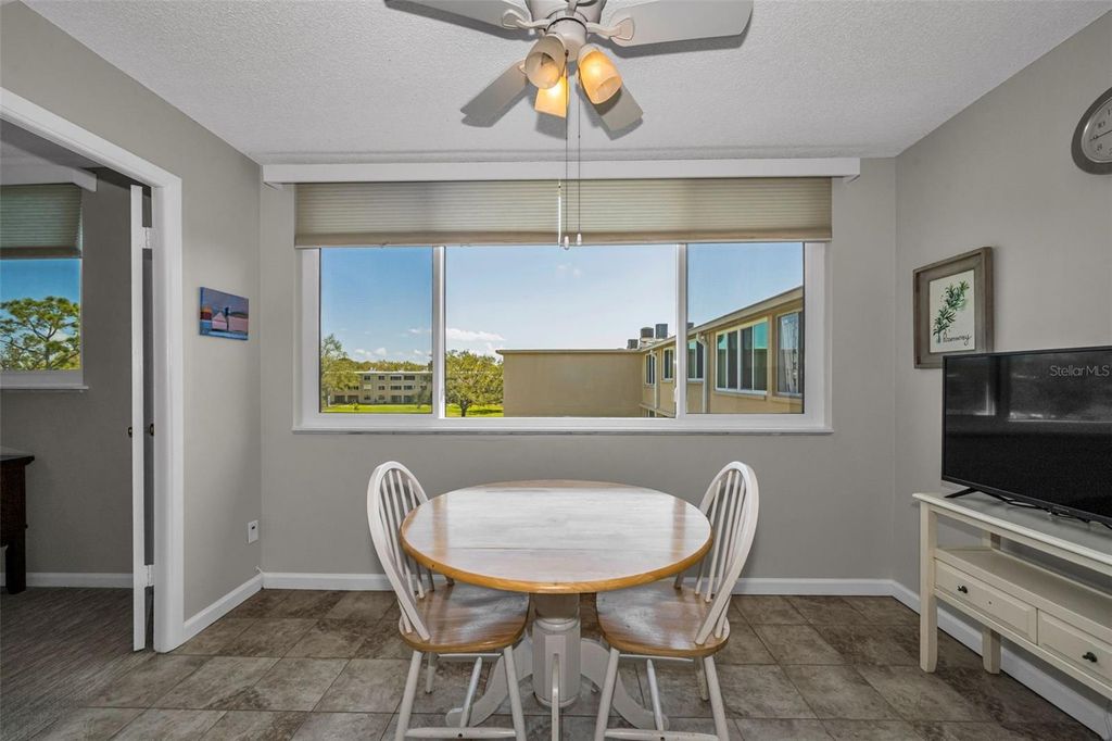 Image 19 of property listing at 4915 BAY STREET NE 327, St Petersburg, FL 33703