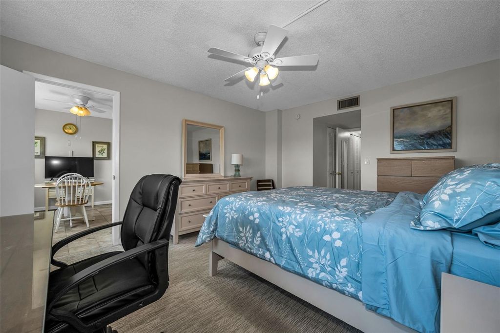 Image 21 of property listing at 4915 BAY STREET NE 327, St Petersburg, FL 33703