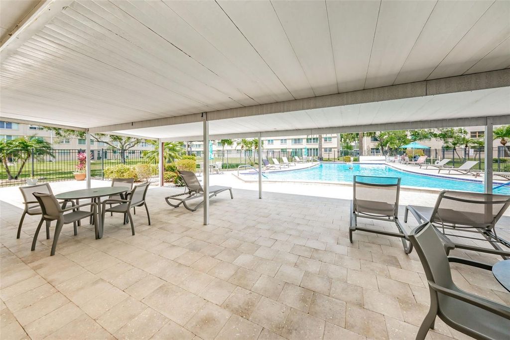 Image 34 of property listing at 4915 BAY STREET NE 327, St Petersburg, FL 33703