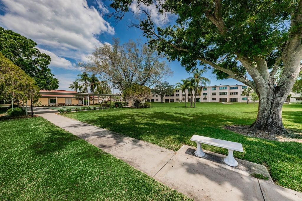 Image 41 of property listing at 4915 BAY STREET NE 327, St Petersburg, FL 33703