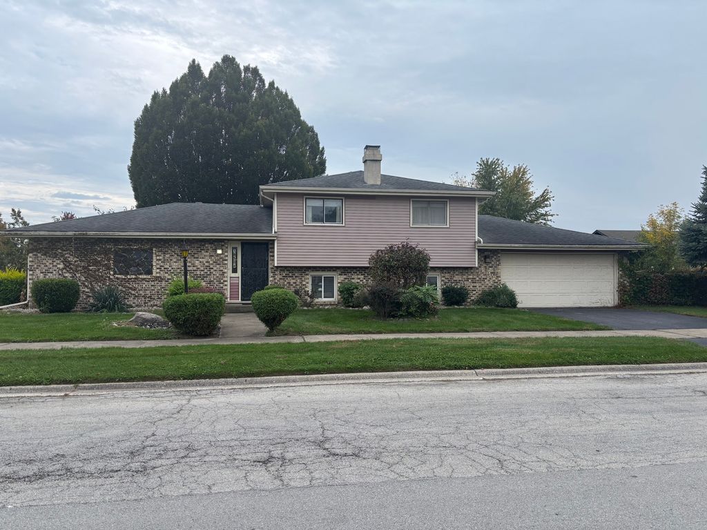 18506 Clyde Avenue, Lansing, IL 60438 — exterior