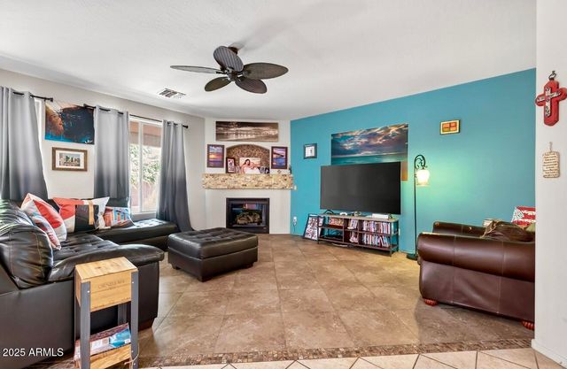 2930 W CARSON Road, Phoenix, AZ 85041