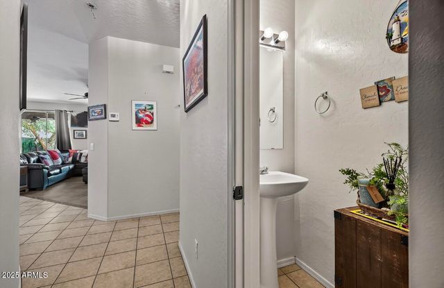 2930 W CARSON Road, Phoenix, AZ 85041