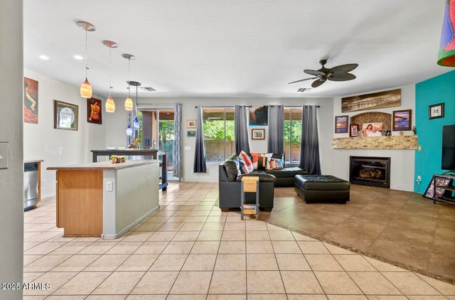 2930 W CARSON Road, Phoenix, AZ 85041