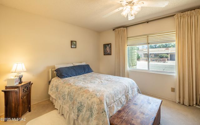 130 E Los Arcos, Green Valley, AZ 85614