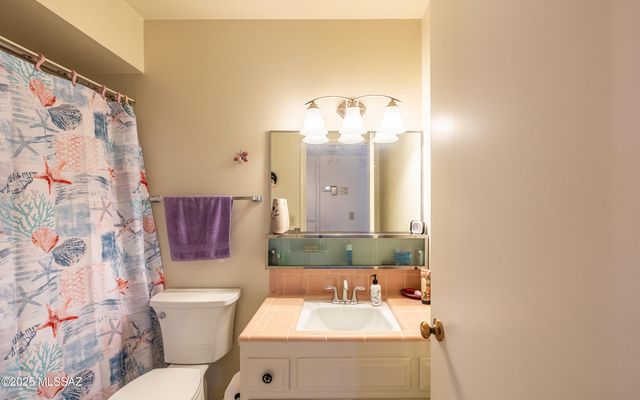 130 E Los Arcos, Green Valley, AZ 85614