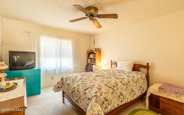 130 E Los Arcos, Green Valley, AZ 85614