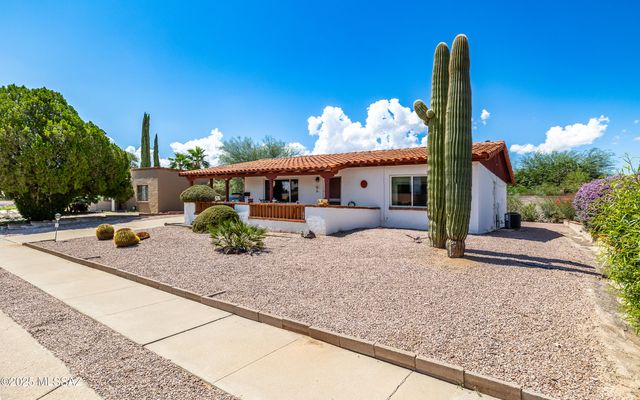 130 E Los Arcos, Green Valley, AZ 85614