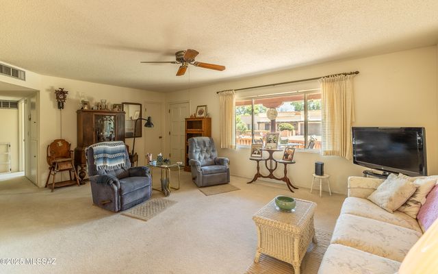 130 E Los Arcos, Green Valley, AZ 85614