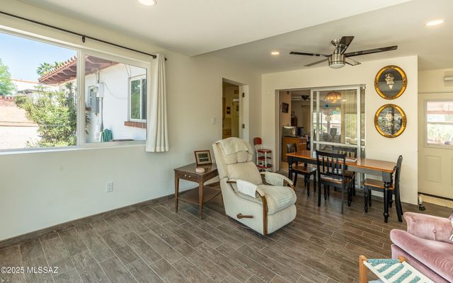 130 E Los Arcos, Green Valley, AZ 85614