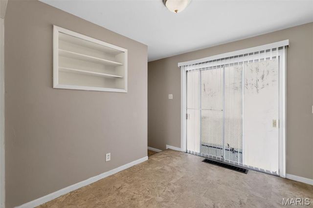 296 Meadowcrest Drive, St Louis, MO 63135