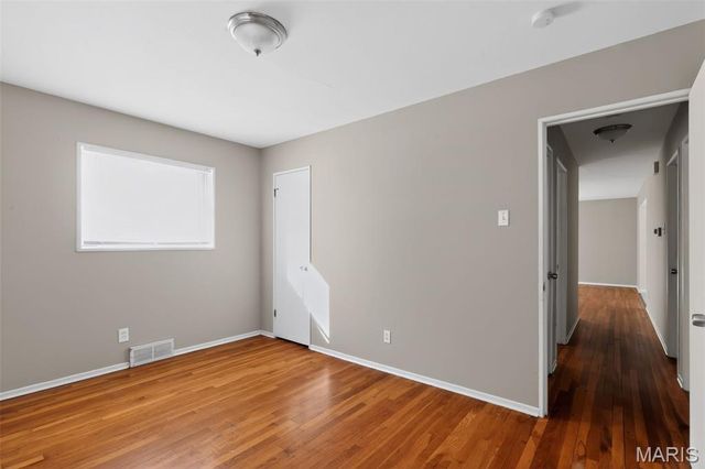 296 Meadowcrest Drive, St Louis, MO 63135