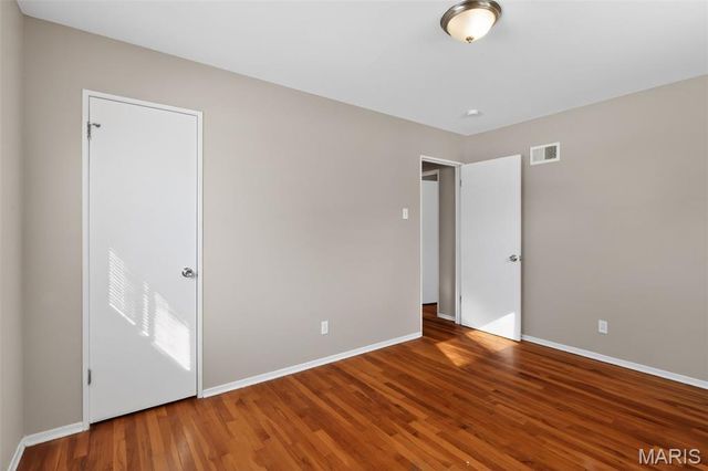 296 Meadowcrest Drive, St Louis, MO 63135