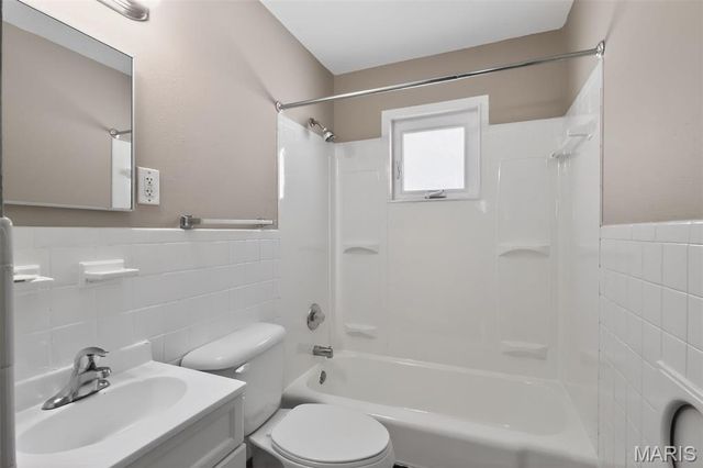 296 Meadowcrest Drive, St Louis, MO 63135