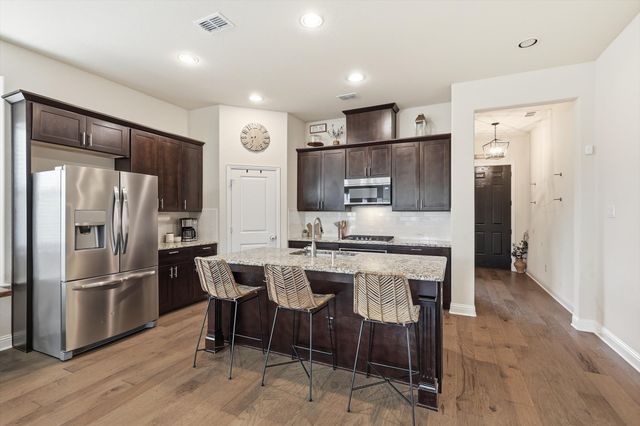 2109 Falcon Ridge Drive, Mansfield, TX 76063