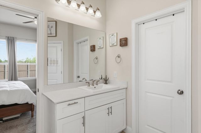 2109 Falcon Ridge Drive, Mansfield, TX 76063