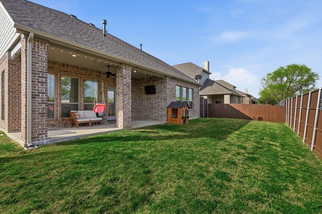 2109 Falcon Ridge Drive, Mansfield, TX 76063
