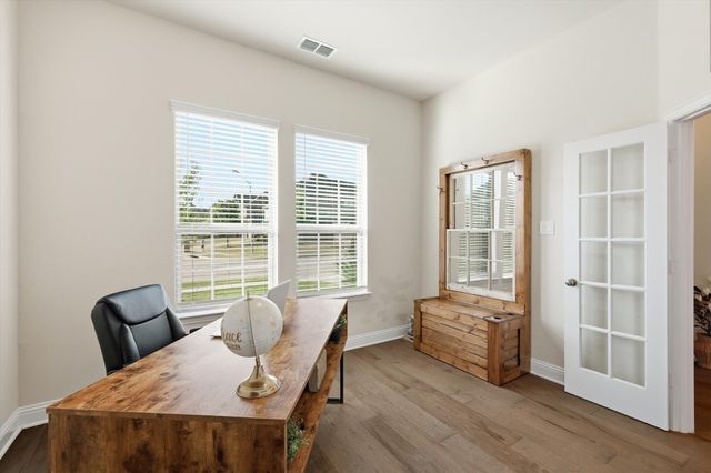 2109 Falcon Ridge Drive, Mansfield, TX 76063