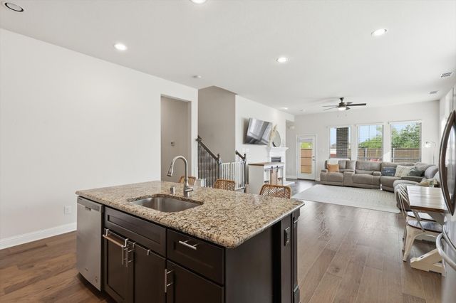 2109 Falcon Ridge Drive, Mansfield, TX 76063