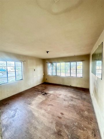 4566 28TH AVENUE N, St Petersburg, FL 33713