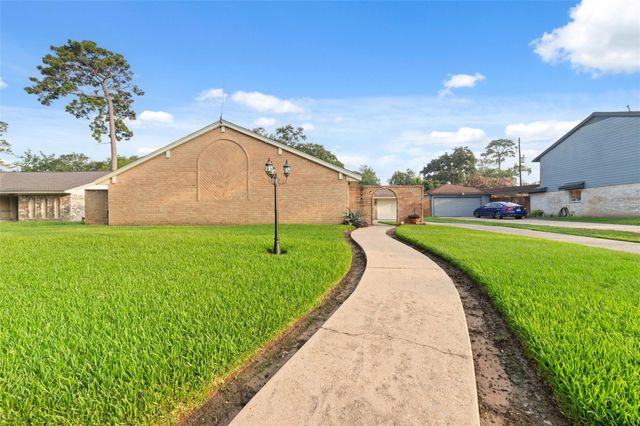 218 Black Forest Drive, Spring, TX 77388