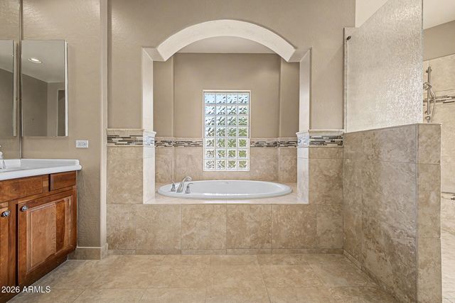 652 E BUENA VISTA Drive, Chandler, AZ 85249