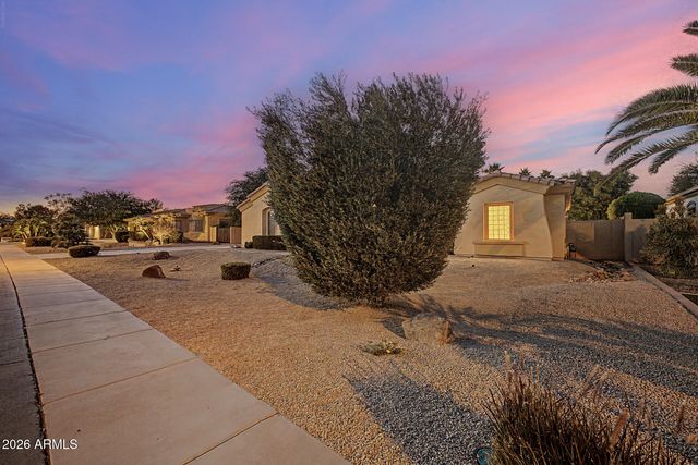 652 E BUENA VISTA Drive, Chandler, AZ 85249