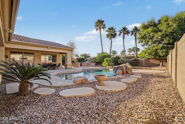 652 E BUENA VISTA Drive, Chandler, AZ 85249