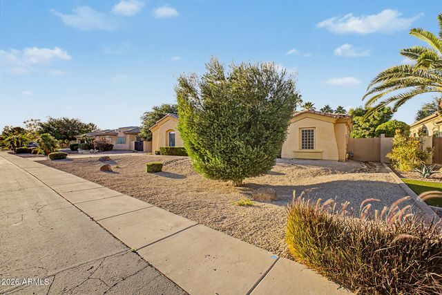 652 E BUENA VISTA Drive, Chandler, AZ 85249