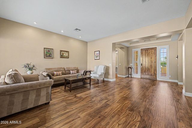 652 E BUENA VISTA Drive, Chandler, AZ 85249