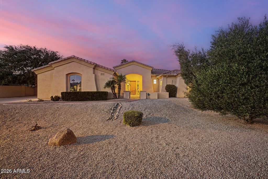 652 E BUENA VISTA Drive, Chandler, AZ 85249